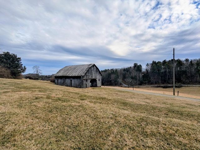 183 Abrahams Place, Floyd, VA 24091