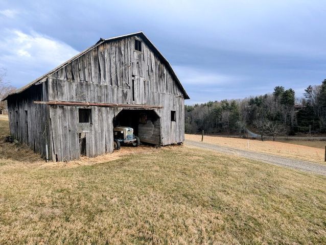 183 Abrahams Place, Floyd, VA 24091