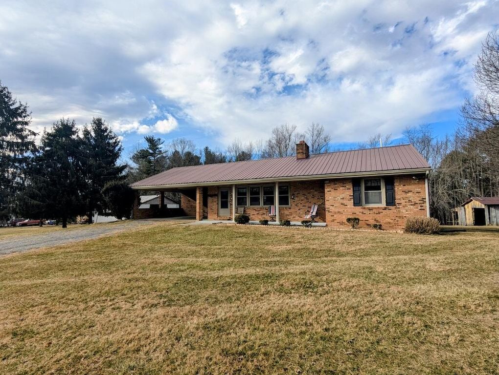 183 Abrahams Place, Floyd, VA 24091