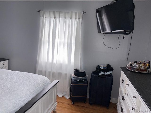 223 Audley Court S, Copiague, NY 11726