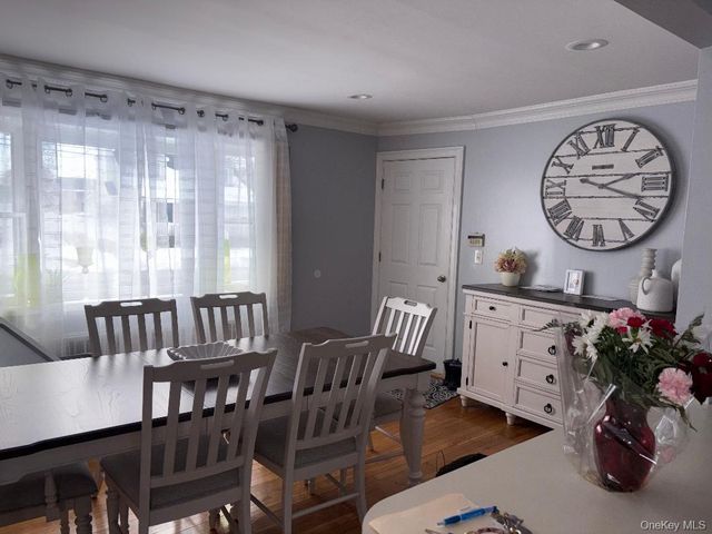 223 Audley Court S, Copiague, NY 11726