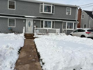 223 Audley Court S, Copiague, NY 11726