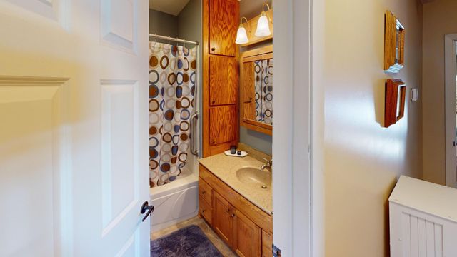 319 Garden Road, Albert Lea, MN 56007