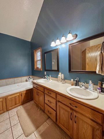 1012 S Palomino Road, Carthage, MO 64836