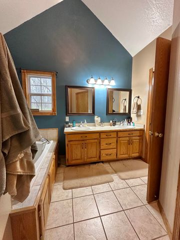 1012 S Palomino Road, Carthage, MO 64836