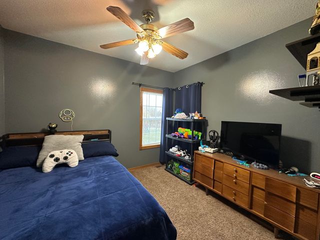 1012 S Palomino Road, Carthage, MO 64836