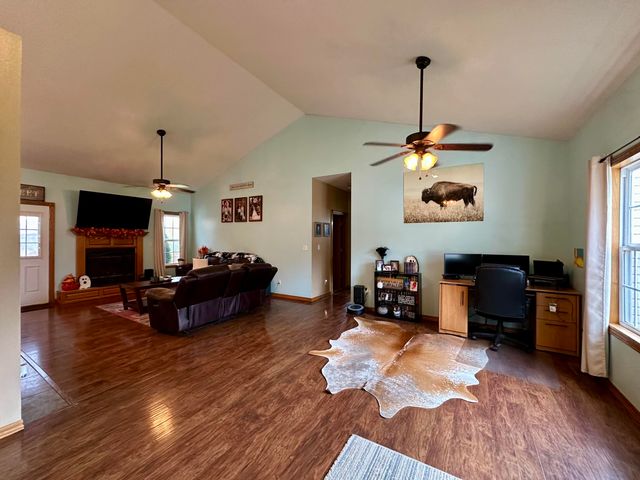 1012 S Palomino Road, Carthage, MO 64836