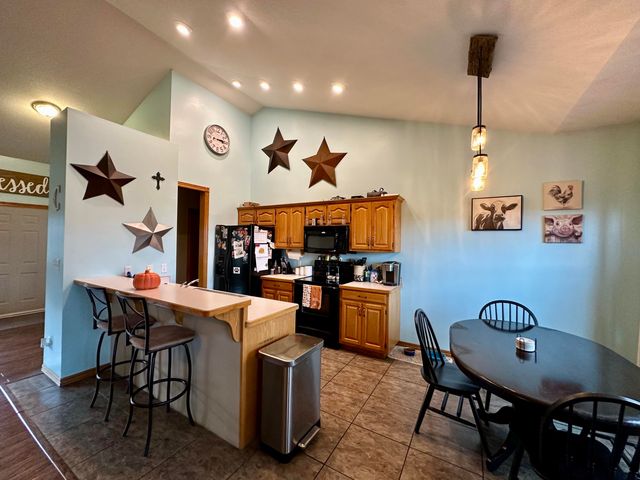 1012 S Palomino Road, Carthage, MO 64836