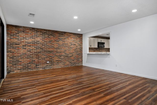 500 Fleetwood Drive 7, Kingsport, TN 37660