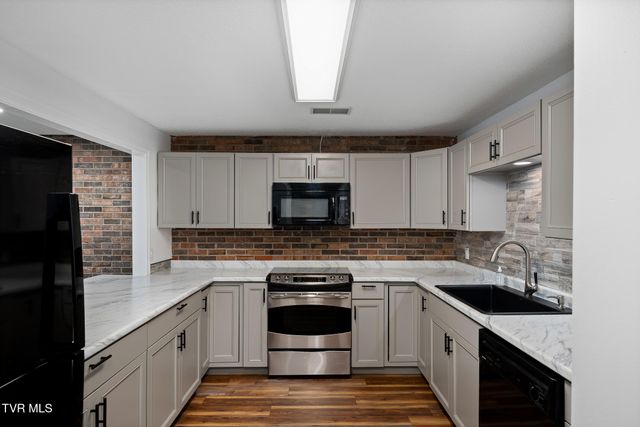 500 Fleetwood Drive 7, Kingsport, TN 37660