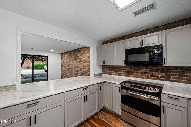 500 Fleetwood Drive 7, Kingsport, TN 37660