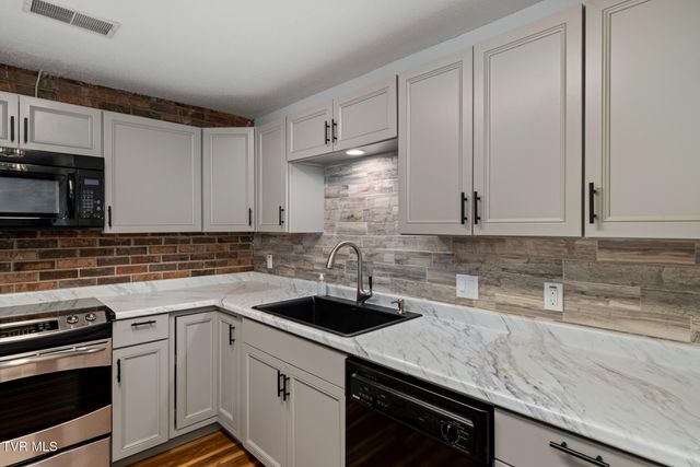 500 Fleetwood Drive 7, Kingsport, TN 37660