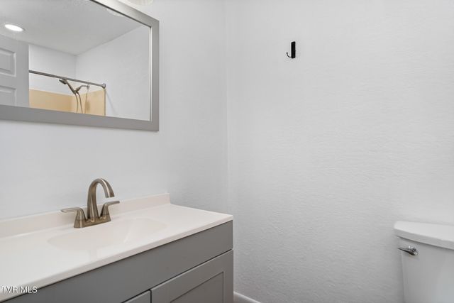 500 Fleetwood Drive 7, Kingsport, TN 37660