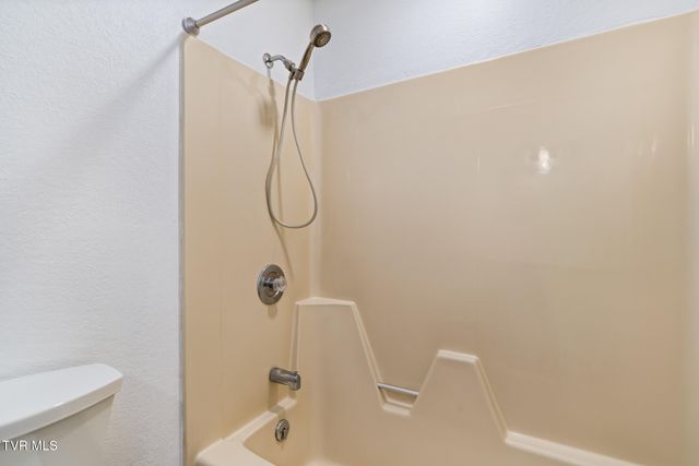 500 Fleetwood Drive 7, Kingsport, TN 37660