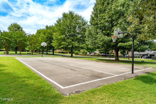 500 Fleetwood Drive 7, Kingsport, TN 37660