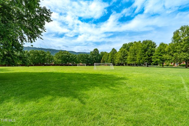 500 Fleetwood Drive 7, Kingsport, TN 37660