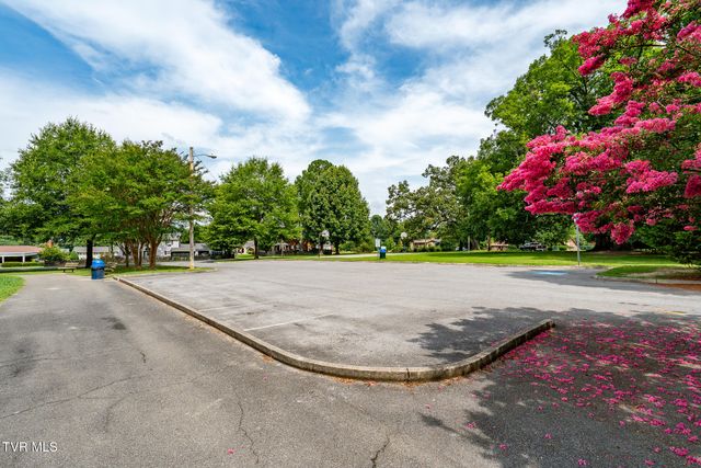 500 Fleetwood Drive 7, Kingsport, TN 37660
