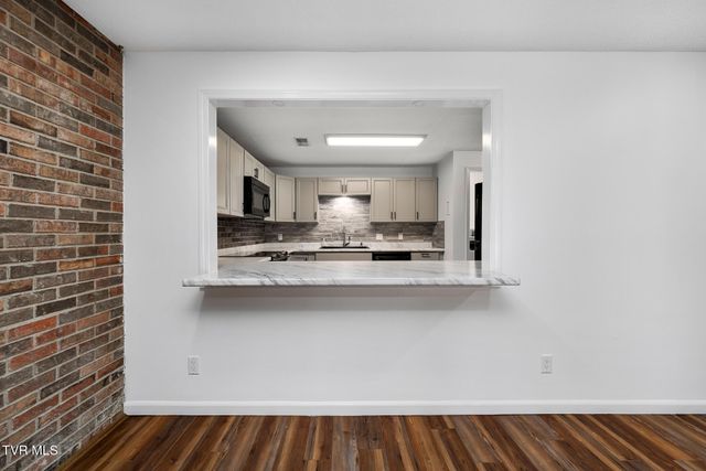 500 Fleetwood Drive 7, Kingsport, TN 37660
