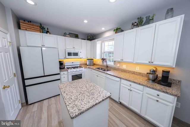 12048 ELLIOTS OAK PL, Bristow, VA 20136