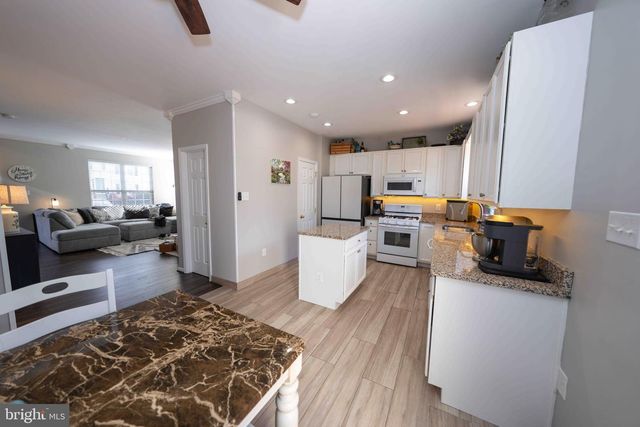 12048 ELLIOTS OAK PL, Bristow, VA 20136