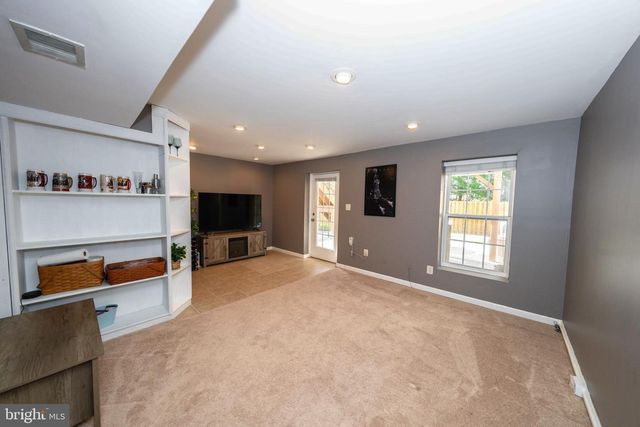 12048 ELLIOTS OAK PL, Bristow, VA 20136