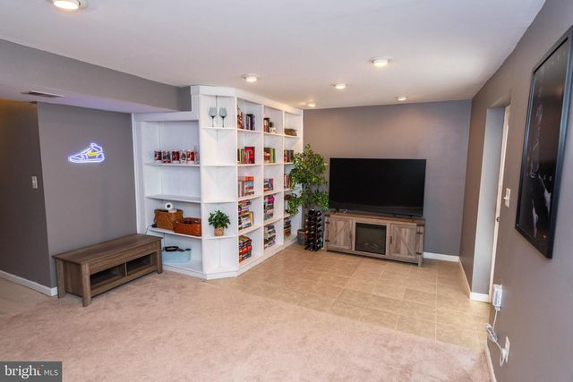 12048 ELLIOTS OAK PL, Bristow, VA 20136