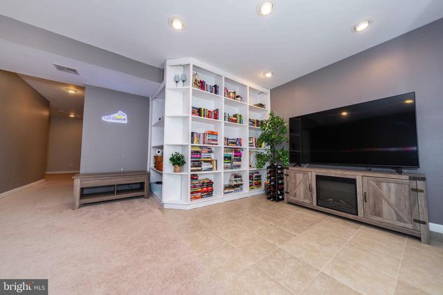 12048 ELLIOTS OAK PL, Bristow, VA 20136