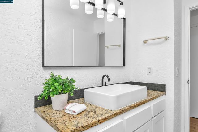 4126 Camelot Ct, Pittsburg, CA 94565