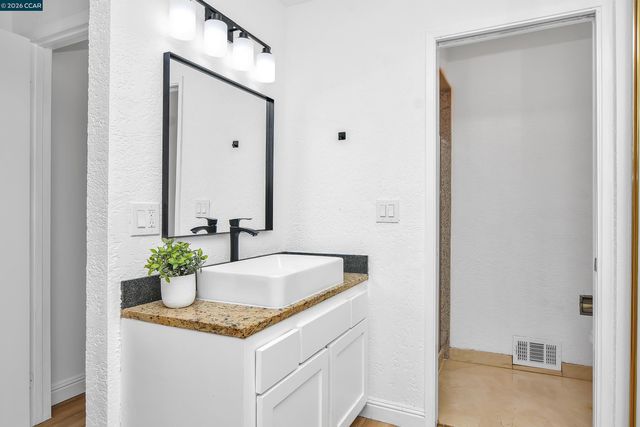 4126 Camelot Ct, Pittsburg, CA 94565