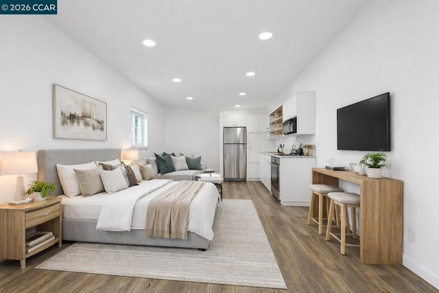 4126 Camelot Ct, Pittsburg, CA 94565