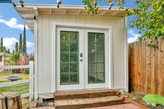 4126 Camelot Ct, Pittsburg, CA 94565