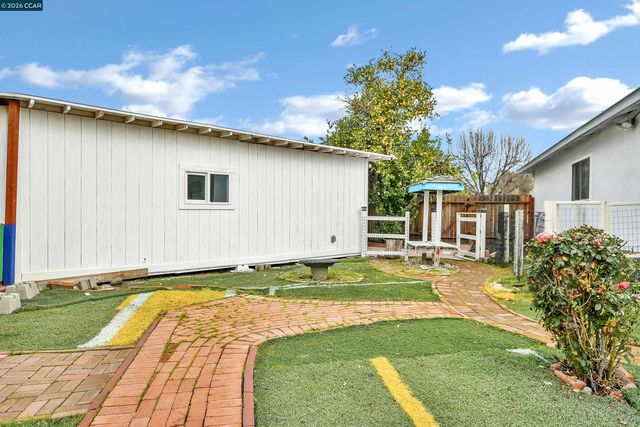 4126 Camelot Ct, Pittsburg, CA 94565