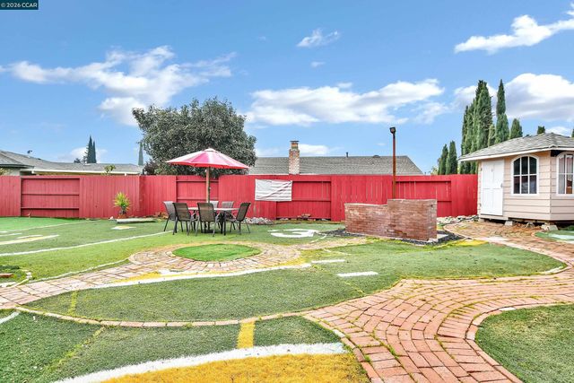 4126 Camelot Ct, Pittsburg, CA 94565