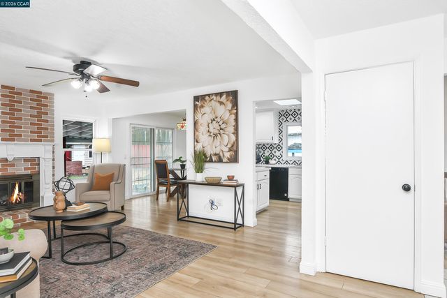 4126 Camelot Ct, Pittsburg, CA 94565