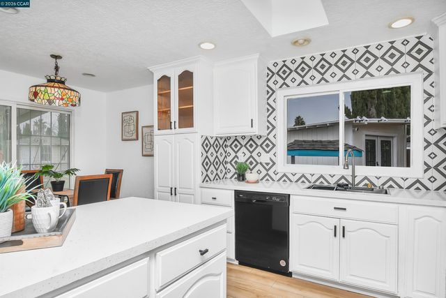 4126 Camelot Ct, Pittsburg, CA 94565