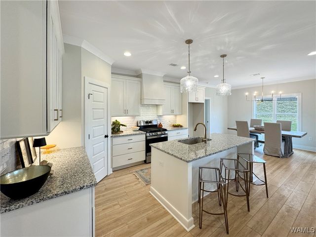 13773 Blackoak, Northport, AL 35475