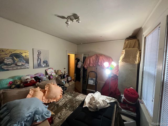 11696 BROADSTREET Avenue, Detroit, MI 48204