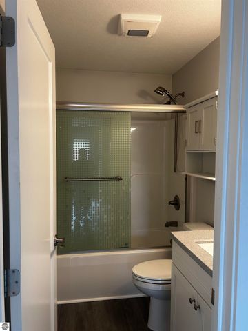 152 E Fourteenth Street, Traverse City, MI 49684