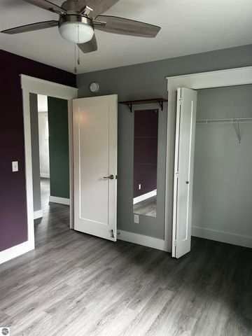 152 E Fourteenth Street, Traverse City, MI 49684