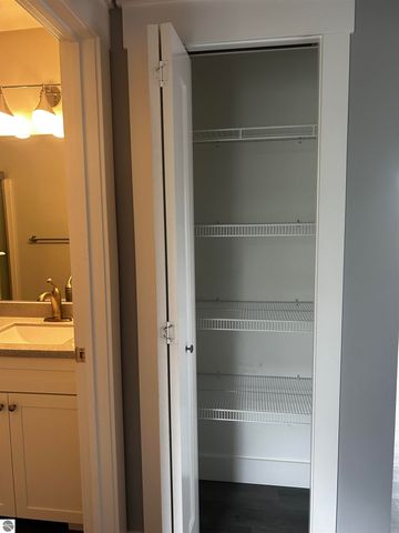 152 E Fourteenth Street, Traverse City, MI 49684