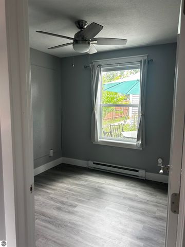 152 E Fourteenth Street, Traverse City, MI 49684