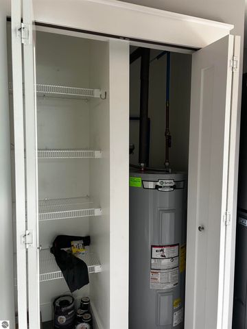 152 E Fourteenth Street, Traverse City, MI 49684