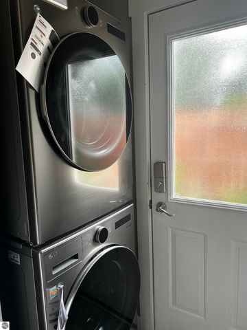 152 E Fourteenth Street, Traverse City, MI 49684