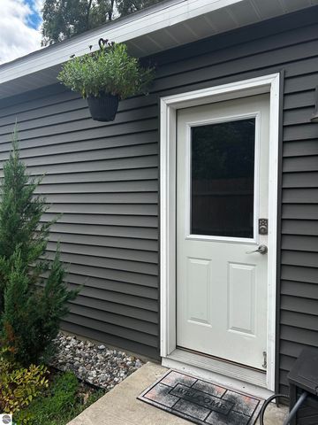 152 E Fourteenth Street, Traverse City, MI 49684