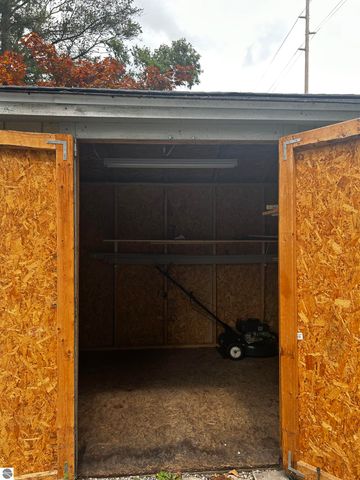 152 E Fourteenth Street, Traverse City, MI 49684