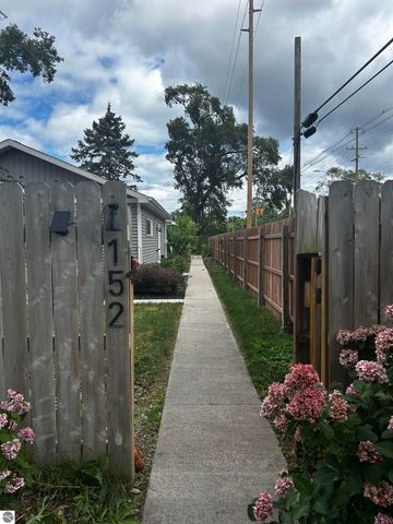 152 E Fourteenth Street, Traverse City, MI 49684