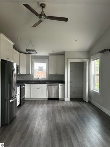 152 E Fourteenth Street, Traverse City, MI 49684