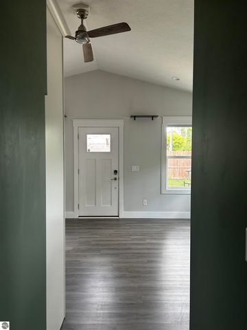 152 E Fourteenth Street, Traverse City, MI 49684