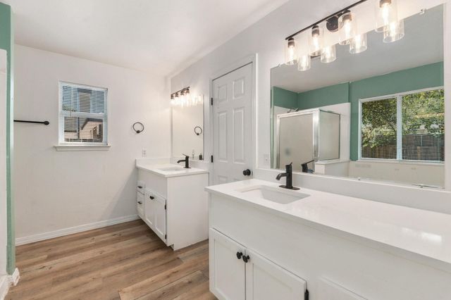 810 Honeysuckle DR, Leander, TX 78641