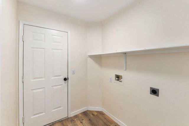 810 Honeysuckle DR, Leander, TX 78641